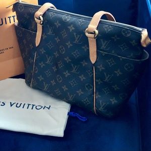Louis Vuitton Totally PM